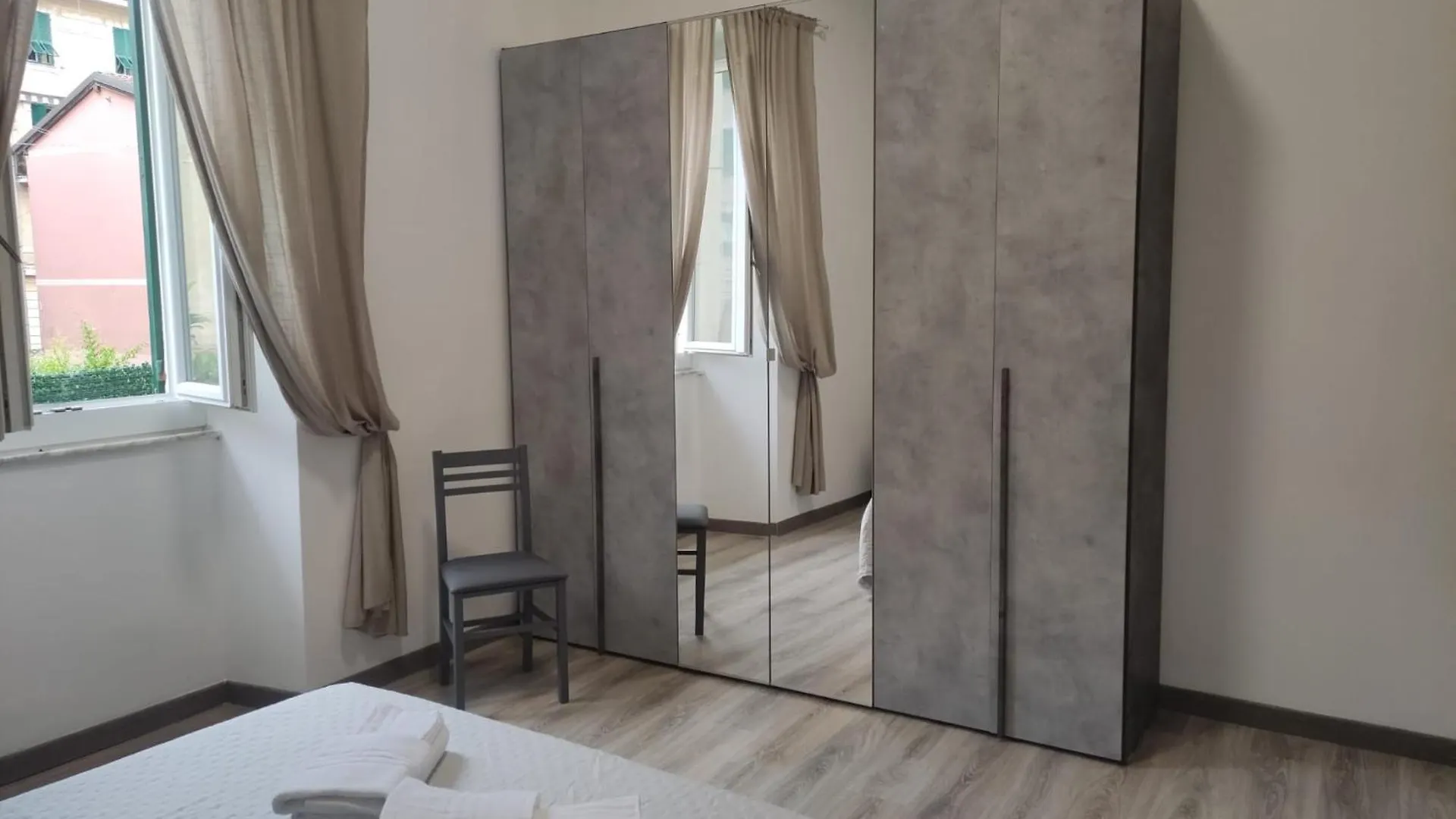 Favorite House Apartment La Spezia 0*,